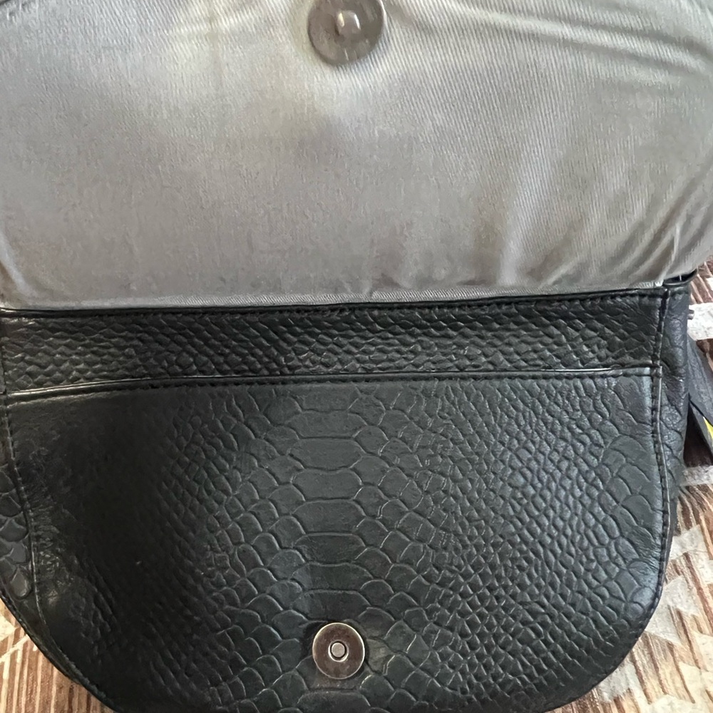 Multi- function Leather Satchel - Picture 6 of 7